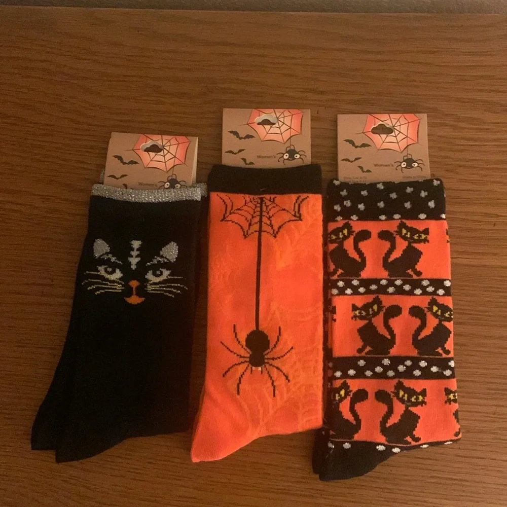🎊HOST PICK🎉NWT Bundle of 3 Pair Halloween Socks - Very Fun Designs